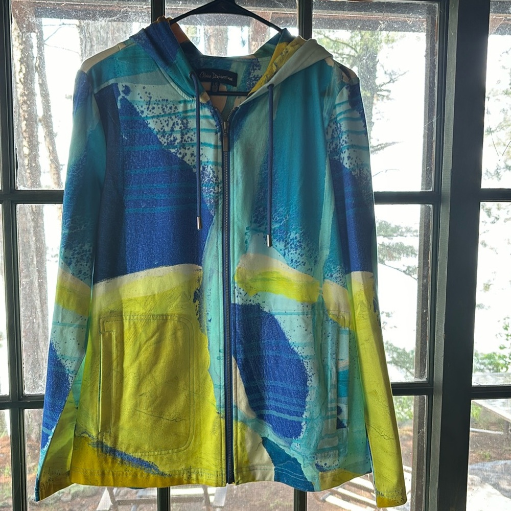 Beautiful zip up